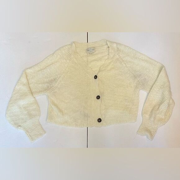 Jun & Ivy Soft Cropped Cardigan Sz S-M Cream Coastal Grandma - Picture 4 of 8